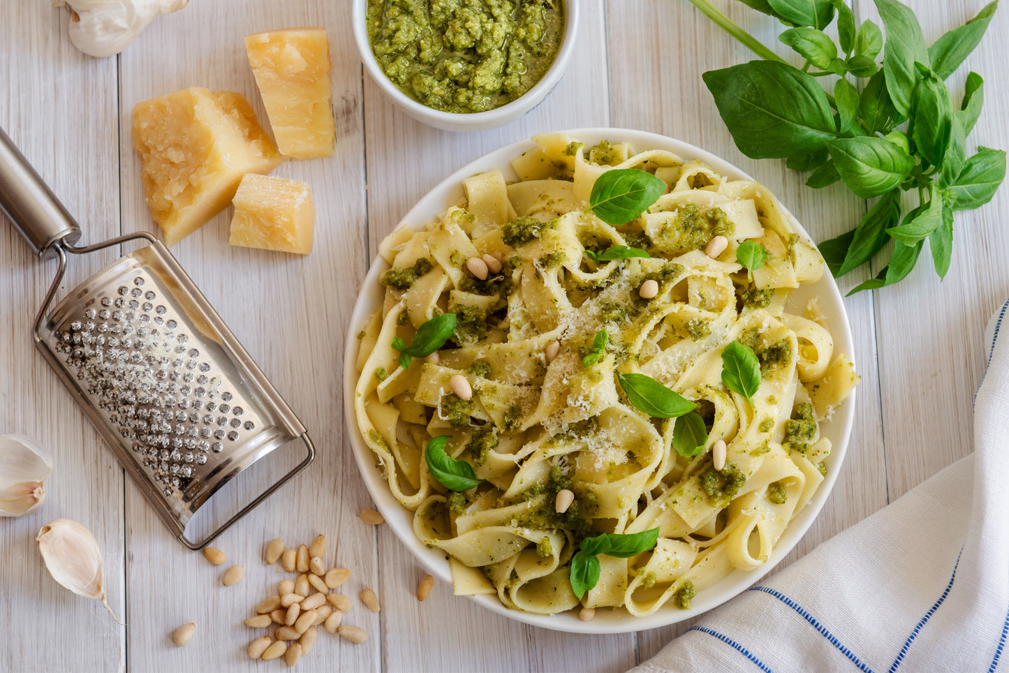 1000 Italian LARGE LEAF BASIL Ocimum Basilicum Herb Flower Seeds