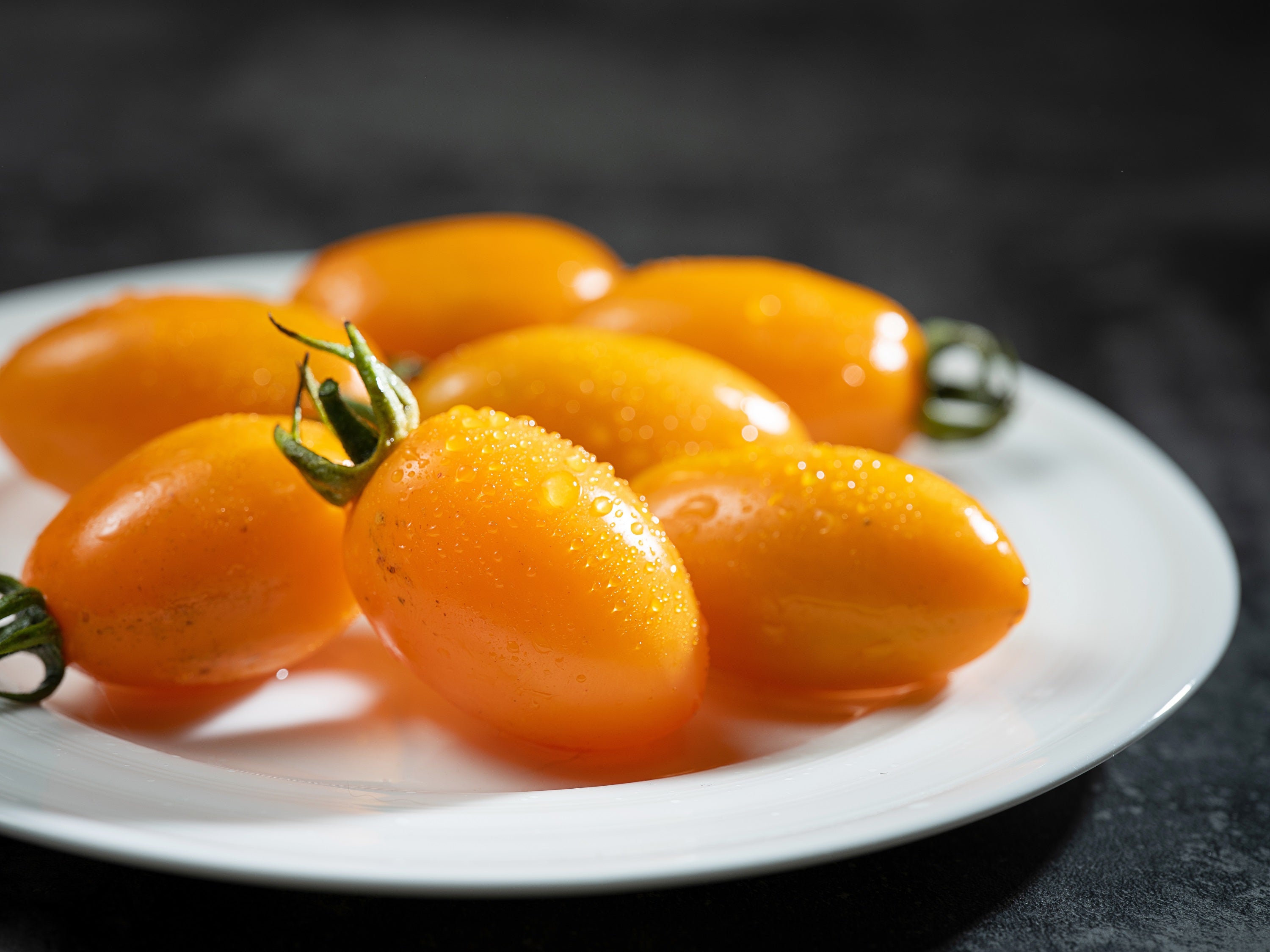 150 PLUM YELLOW TOMATO Lycopersicon Heirloom Indeterminate Fruit